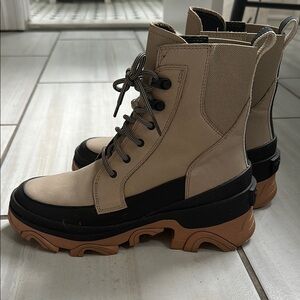 Sorel Women's Winter Boots - Black and Tan